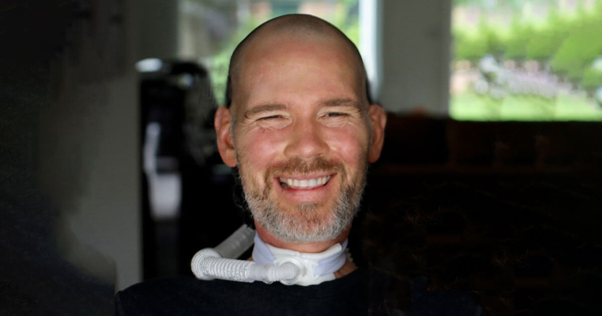 Steve Gleason, ALS advocate and NFL veteran, receives Courage Award