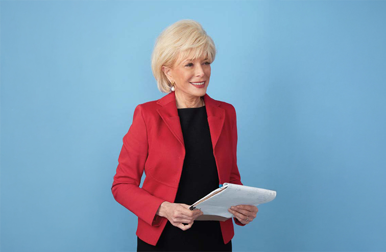 Lesley Stahl holding her notepad.