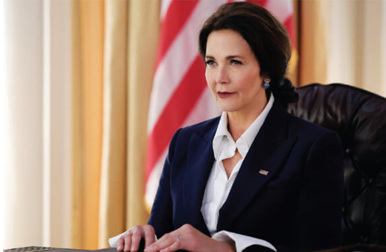 Lynda Carter playing the U.S. president on the show 'Supergirl'