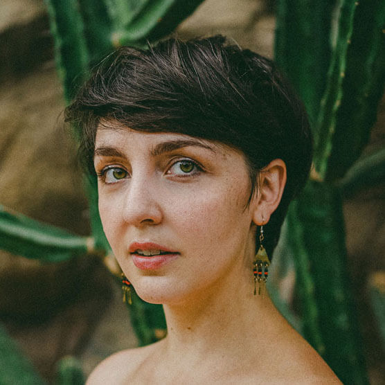 Julia Easterlin on being a performer with migraine